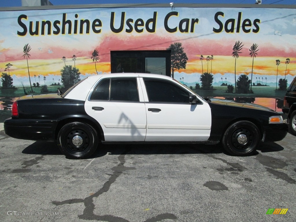 2010 Crown Victoria Police Interceptor - Black / Charcoal Black photo #2