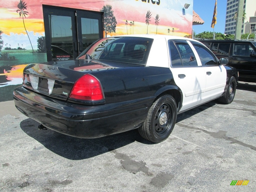 2010 Crown Victoria Police Interceptor - Black / Charcoal Black photo #7