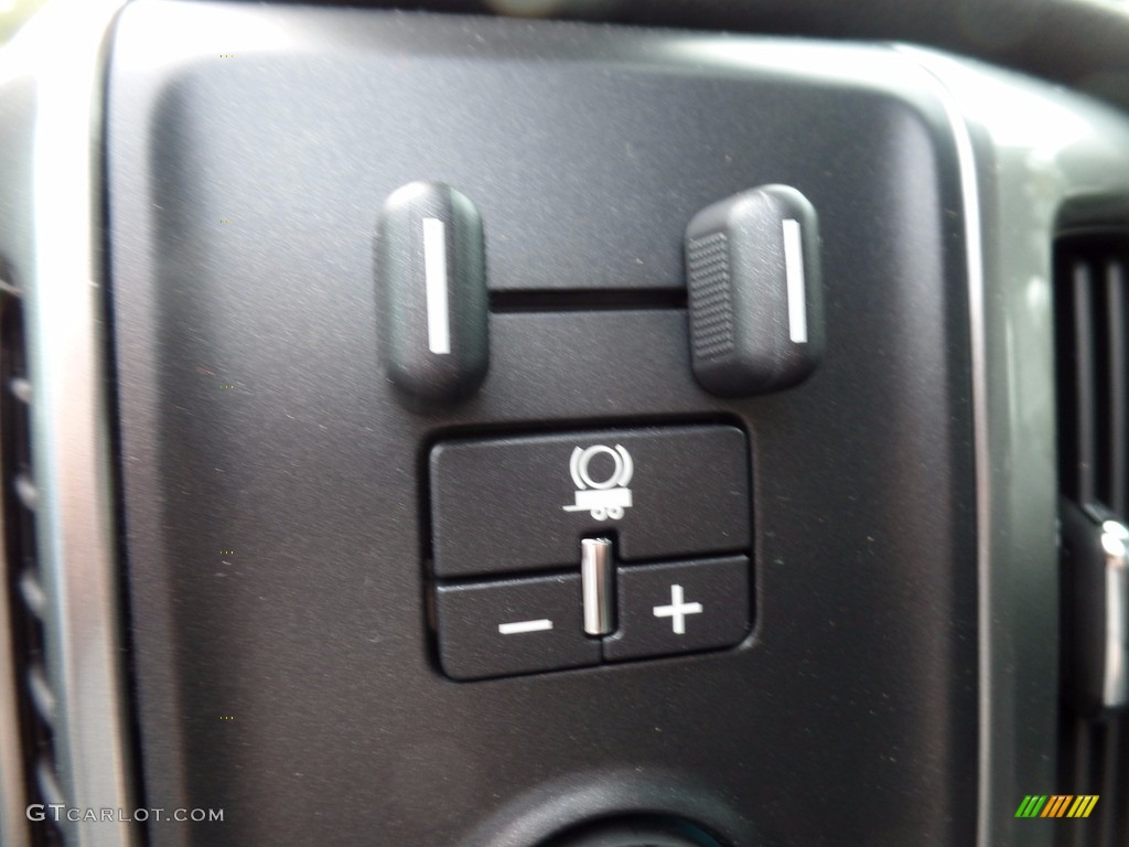 2018 Chevrolet Silverado 3500HD LT Crew Cab Dual Rear Wheel 4x4 Controls Photo #122557788