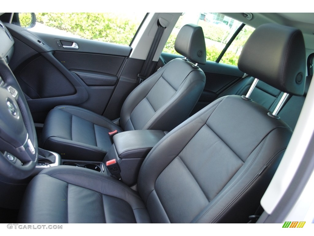 2017 Volkswagen Tiguan Sport Front Seat Photos