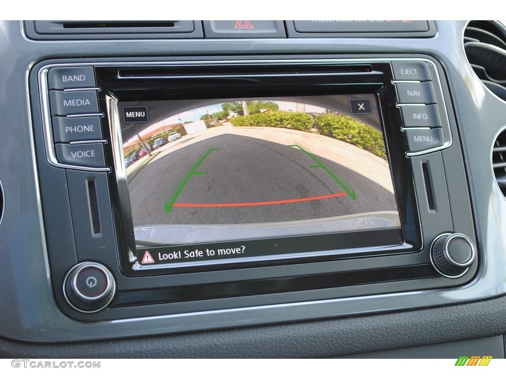 2017 Volkswagen Tiguan Sport Controls Photo #122559123