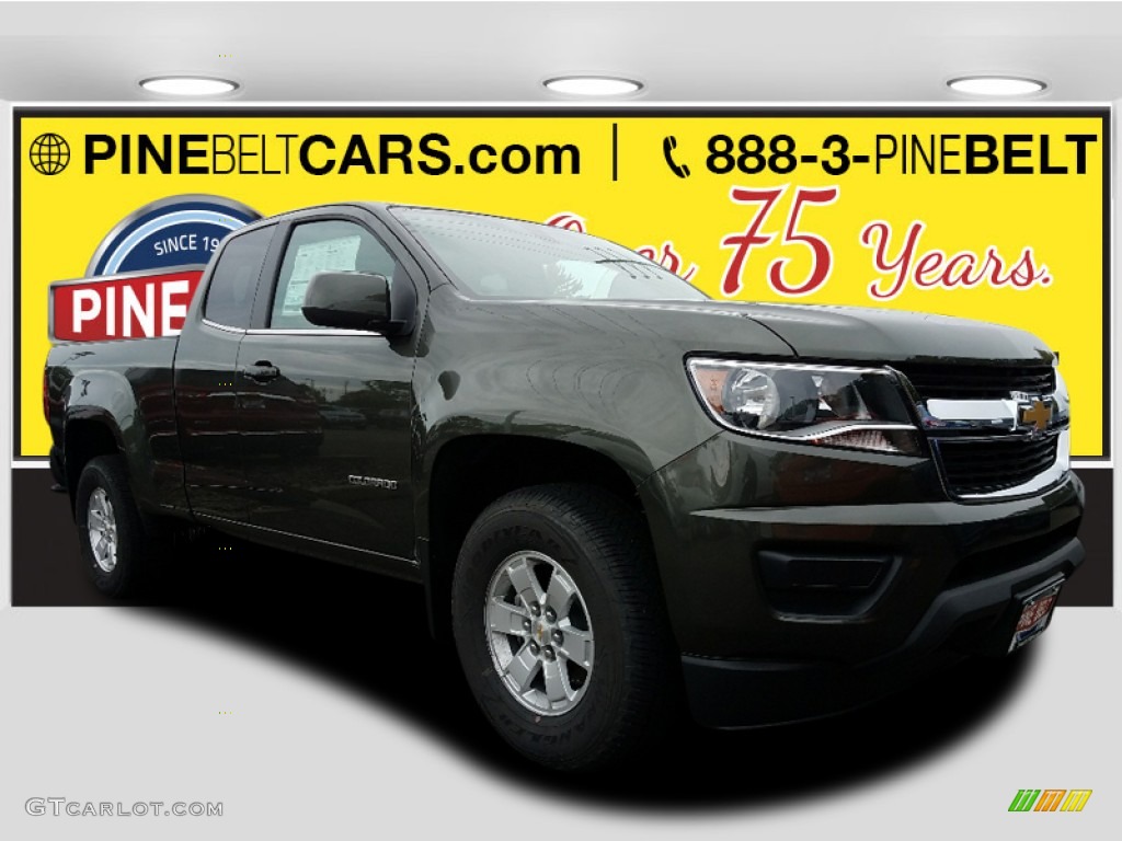 Deepwood Green Metallic Chevrolet Colorado