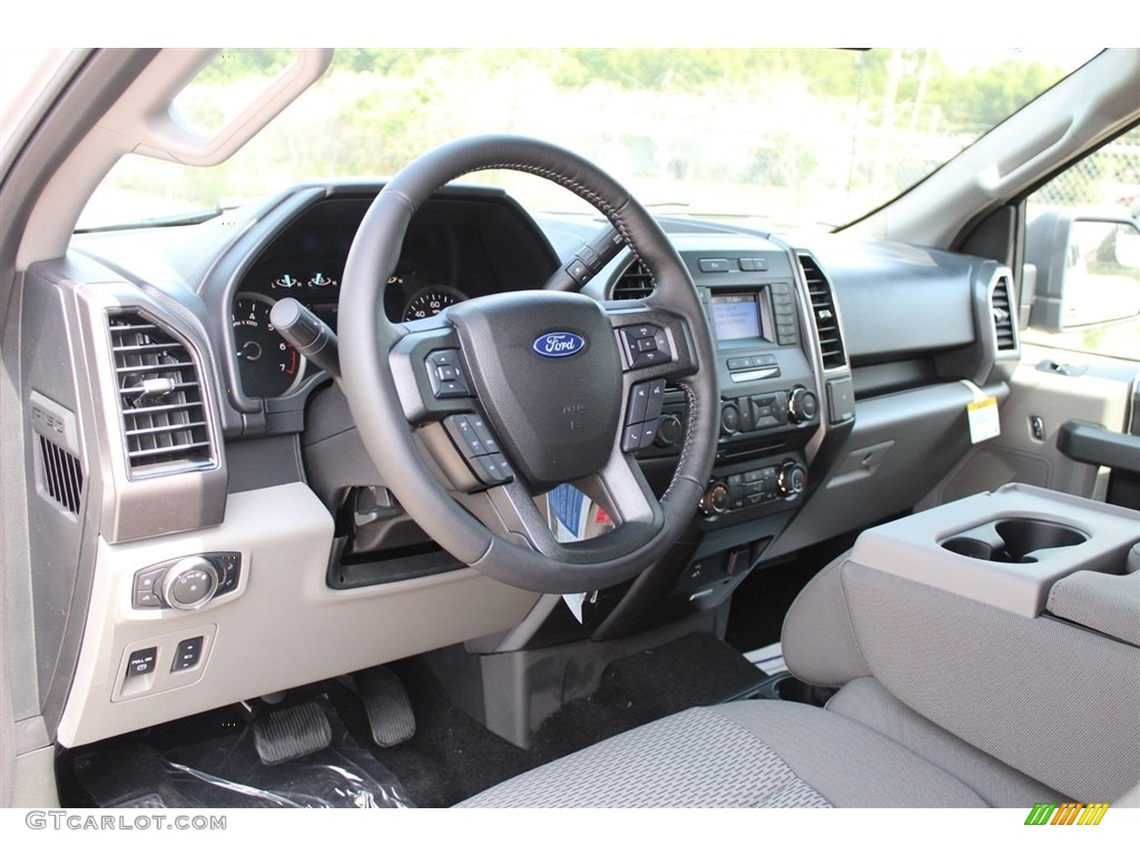 2018 F150 XLT SuperCrew - Ingot Silver / Earth Gray photo #12