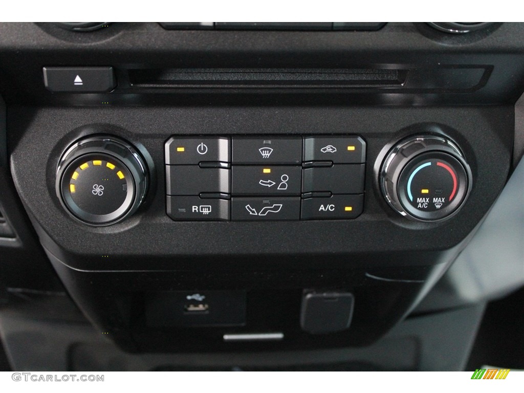 2018 Ford F150 XLT SuperCrew Controls Photo #122586301