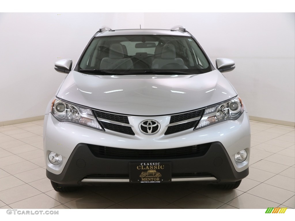 2015 RAV4 XLE - Classic Silver Metallic / Ash photo #2