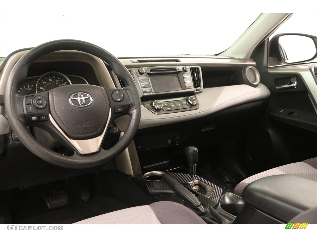 2015 RAV4 XLE - Classic Silver Metallic / Ash photo #8