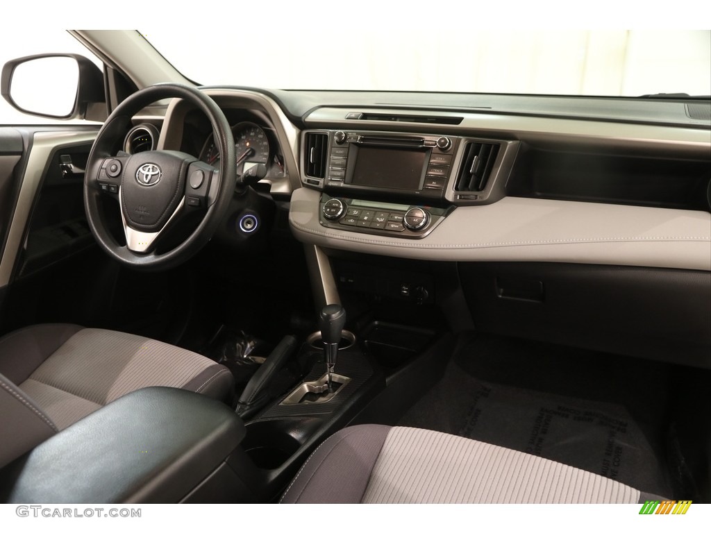 2015 RAV4 XLE - Classic Silver Metallic / Ash photo #19