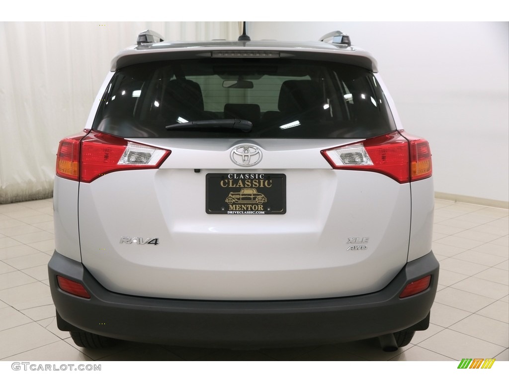 2015 RAV4 XLE - Classic Silver Metallic / Ash photo #25