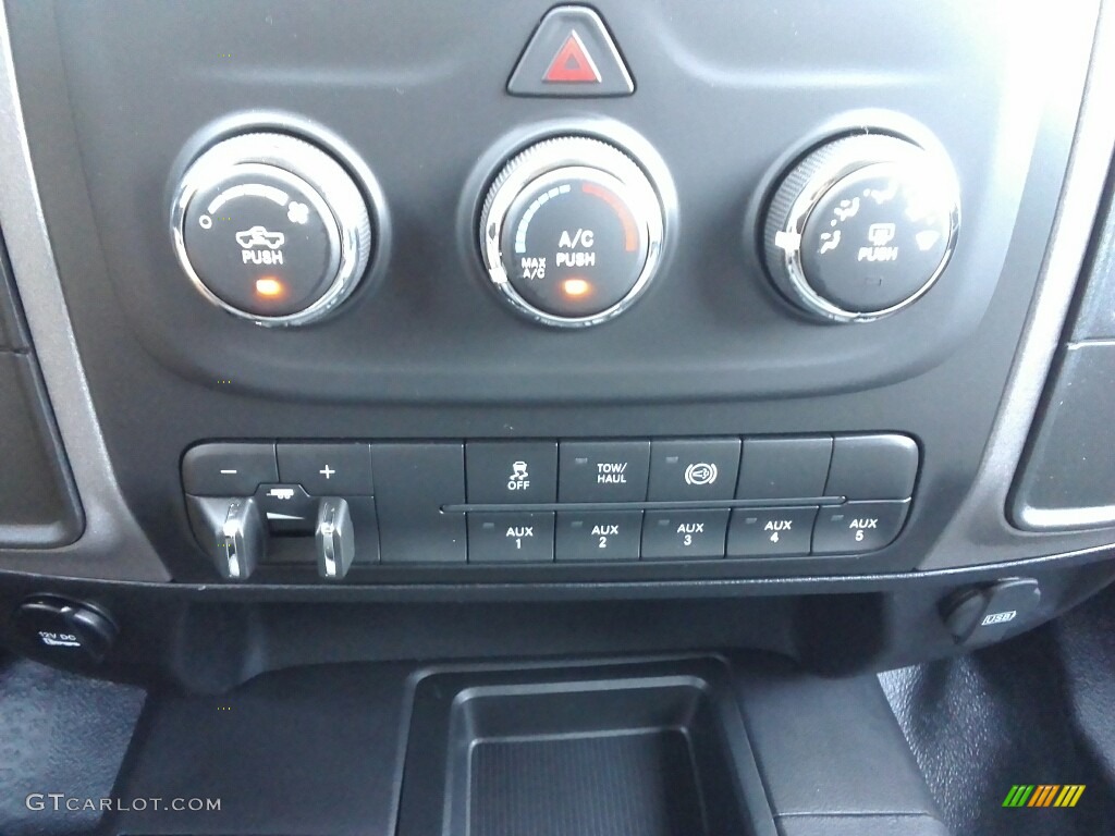 2018 Ram 5500 Tradesman Crew Cab 4x4 Chassis Controls Photo #122592248