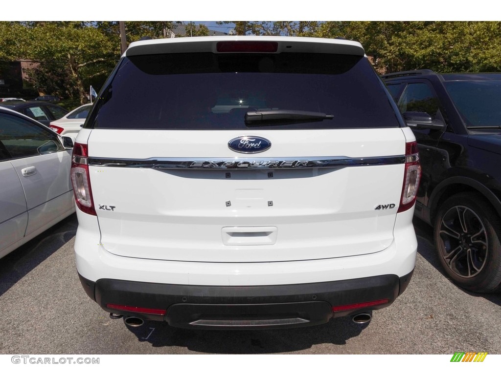 2015 Explorer XLT 4WD - Oxford White / Charcoal Black photo #4