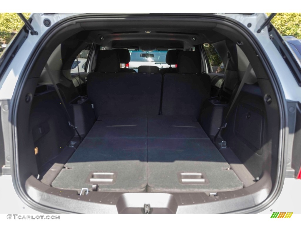 2015 Explorer XLT 4WD - Oxford White / Charcoal Black photo #8