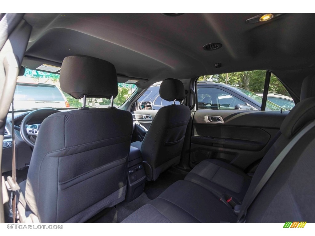 2015 Explorer XLT 4WD - Oxford White / Charcoal Black photo #18