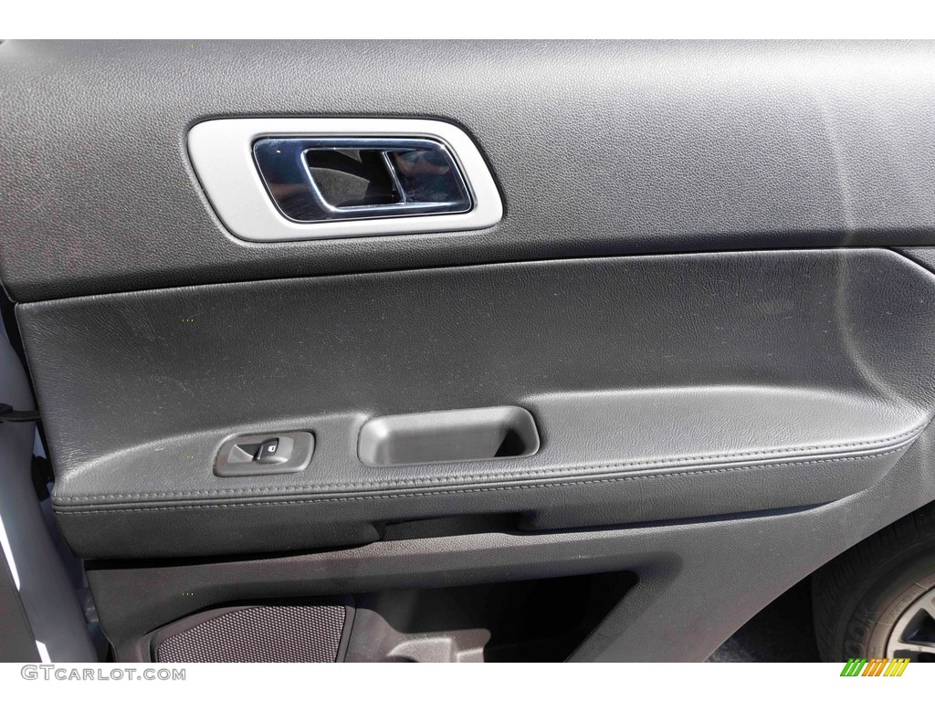 2015 Explorer XLT 4WD - Oxford White / Charcoal Black photo #21