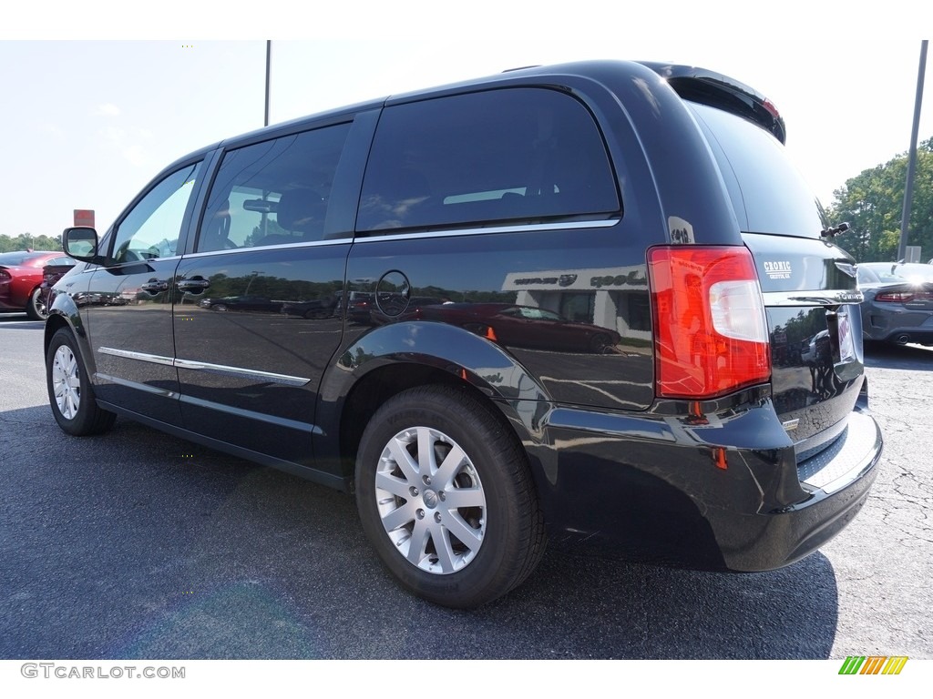 2016 Town & Country Touring - Brilliant Black Crystal Pearl / Dark Frost Beige/Medium Frost Beige photo #5