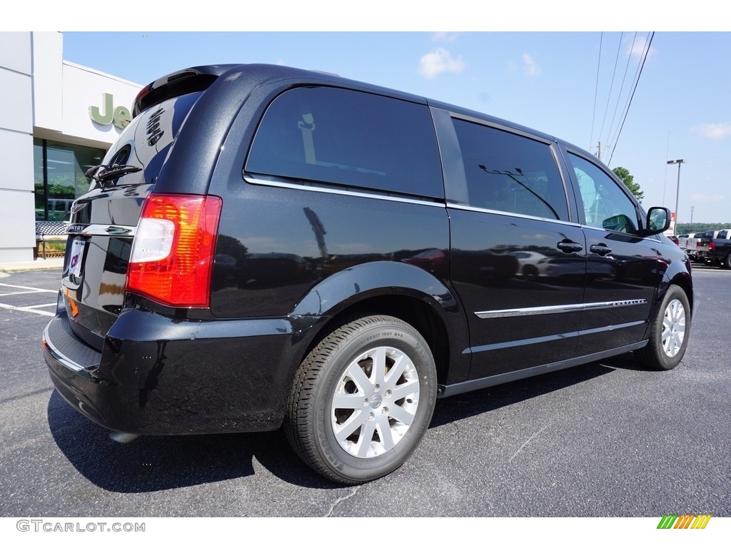 2016 Town & Country Touring - Brilliant Black Crystal Pearl / Dark Frost Beige/Medium Frost Beige photo #7