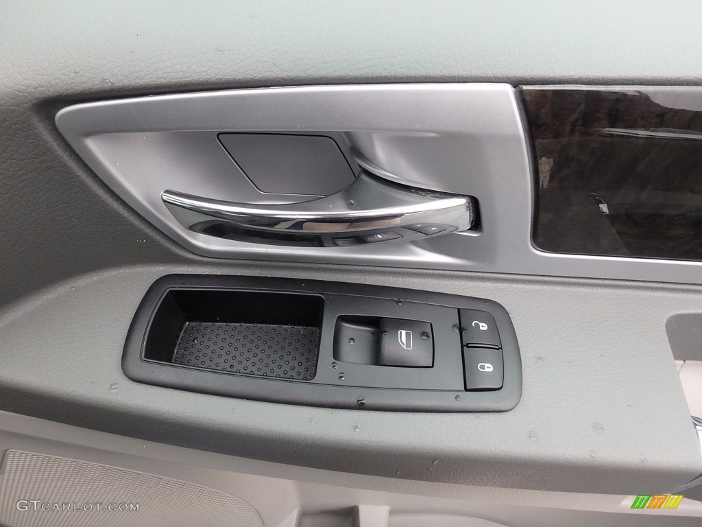 2010 Grand Caravan SXT - Deep Water Blue Pearl Coat / Medium Slate Gray/Light Shale photo #11