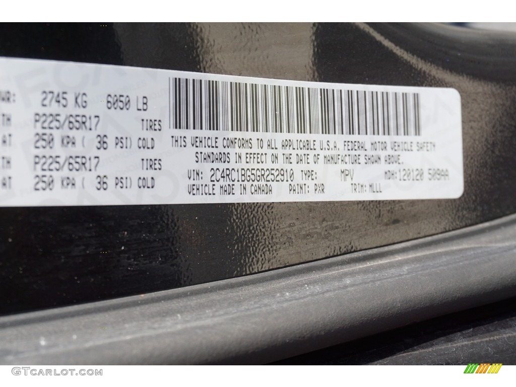 2016 Town & Country Touring - Brilliant Black Crystal Pearl / Dark Frost Beige/Medium Frost Beige photo #26