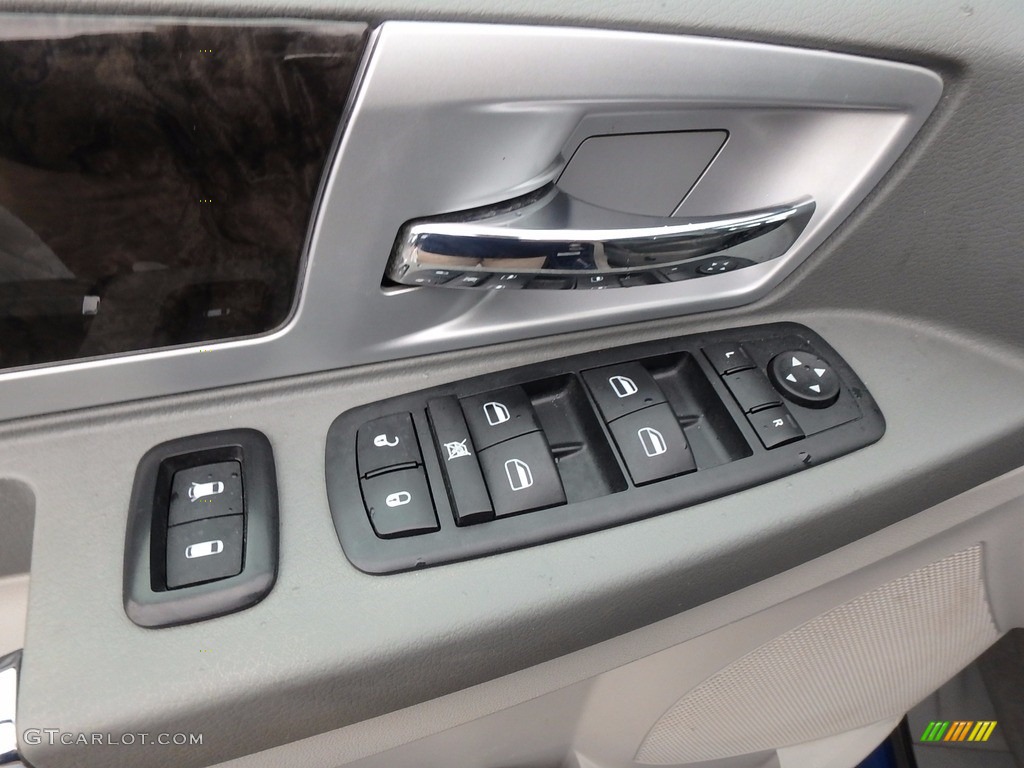 2010 Grand Caravan SXT - Deep Water Blue Pearl Coat / Medium Slate Gray/Light Shale photo #22