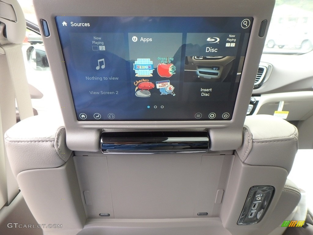 2018 Chrysler Pacifica Touring L Plus Entertainment System Photos