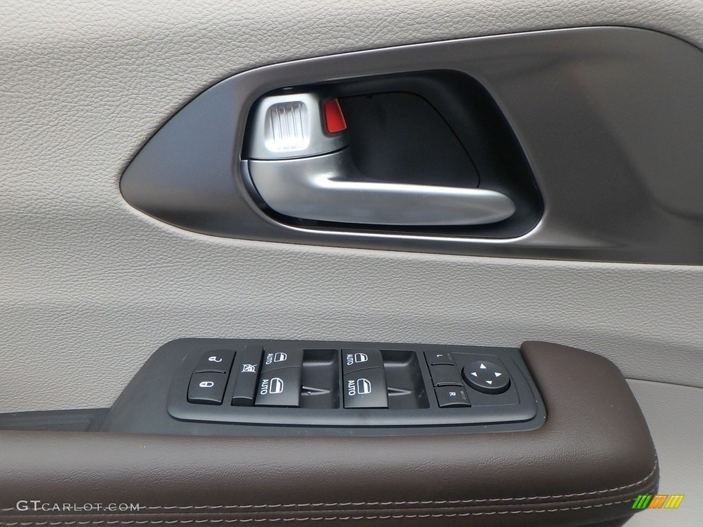 2018 Chrysler Pacifica Touring L Plus Controls Photo #122614133