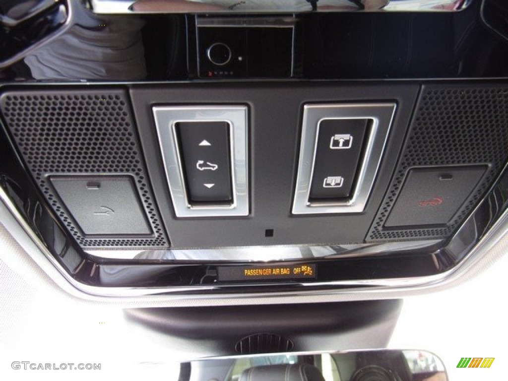 2018 Land Rover Range Rover Velar S Controls Photo #122620283