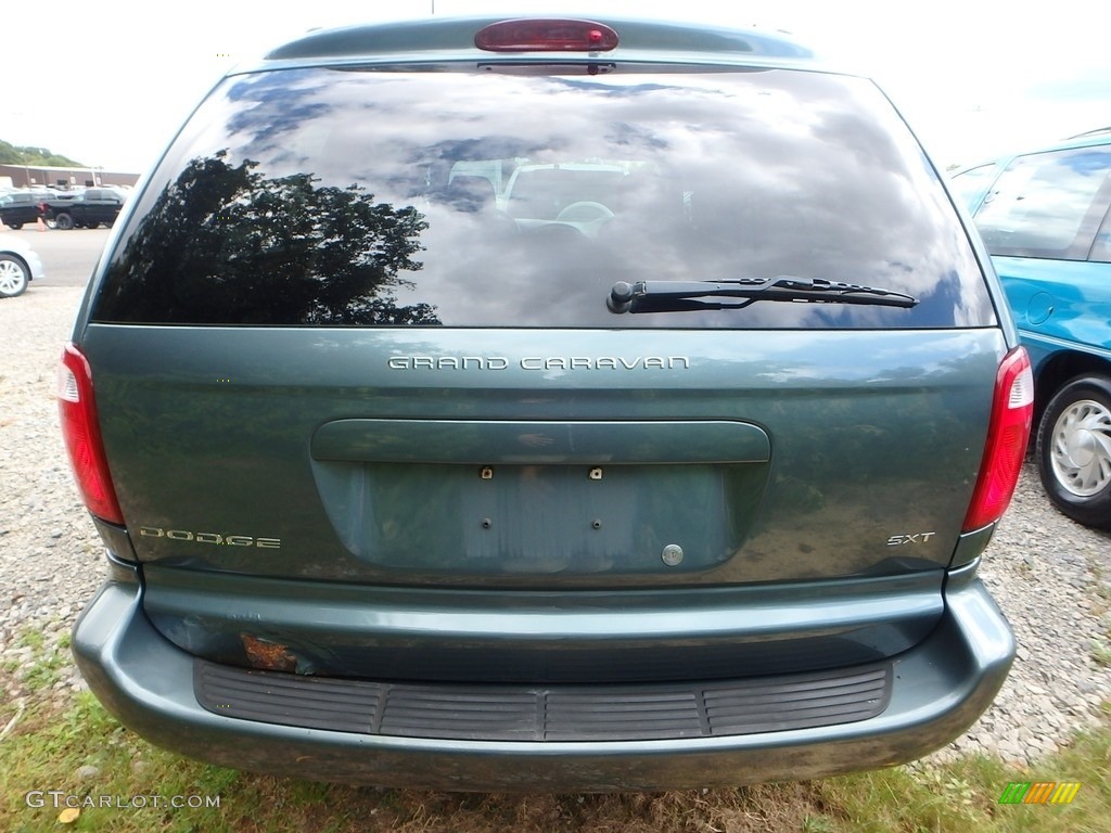 2005 Grand Caravan SXT - Butane Blue Pearl / Medium Slate Gray photo #3
