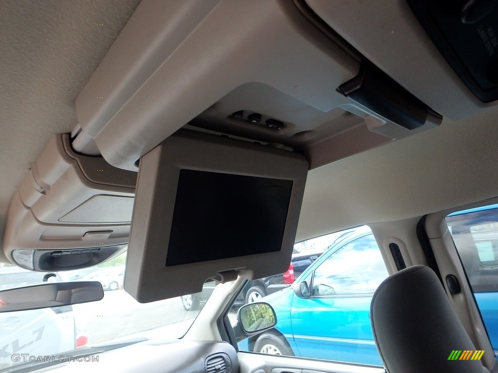 2005 Grand Caravan SXT - Butane Blue Pearl / Medium Slate Gray photo #12