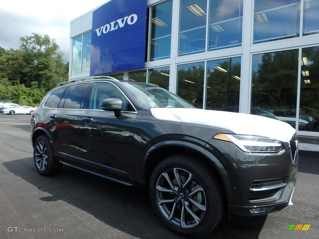 2018 XC90 T6 AWD Momentum - Pine Grey Metallic / Blonde photo #1