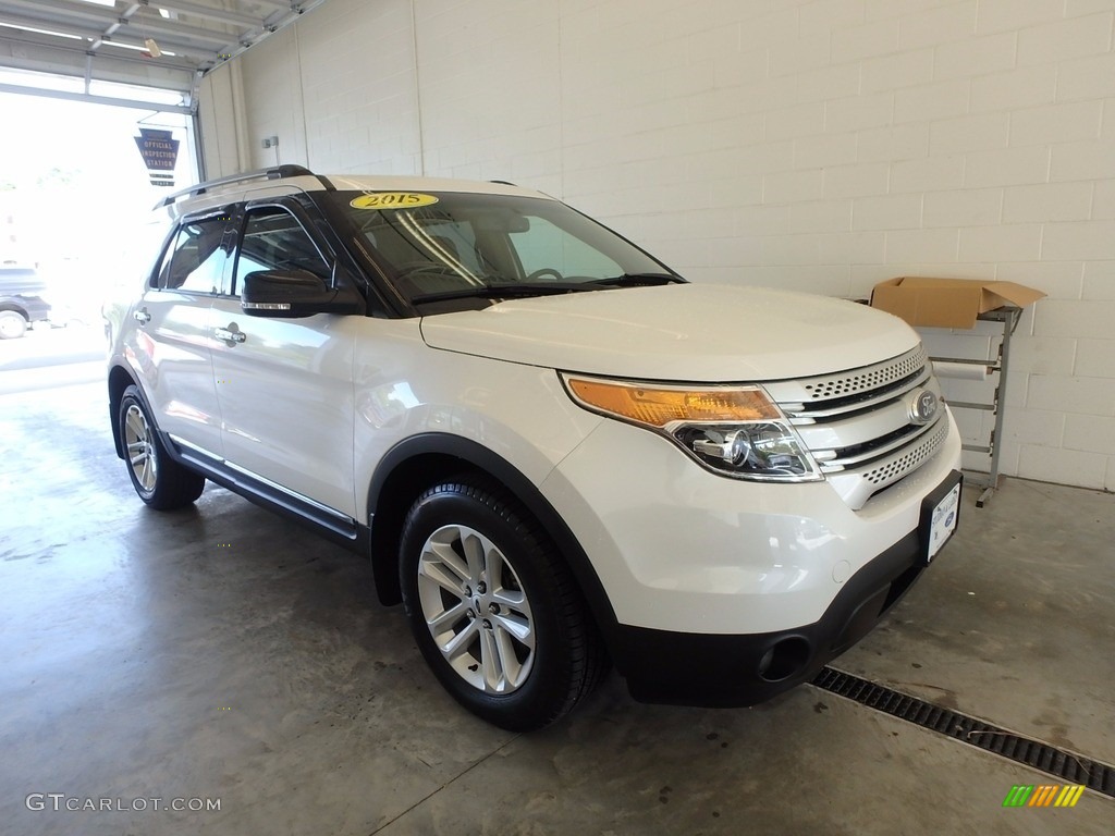 2015 Explorer XLT 4WD - Oxford White / Charcoal Black photo #1