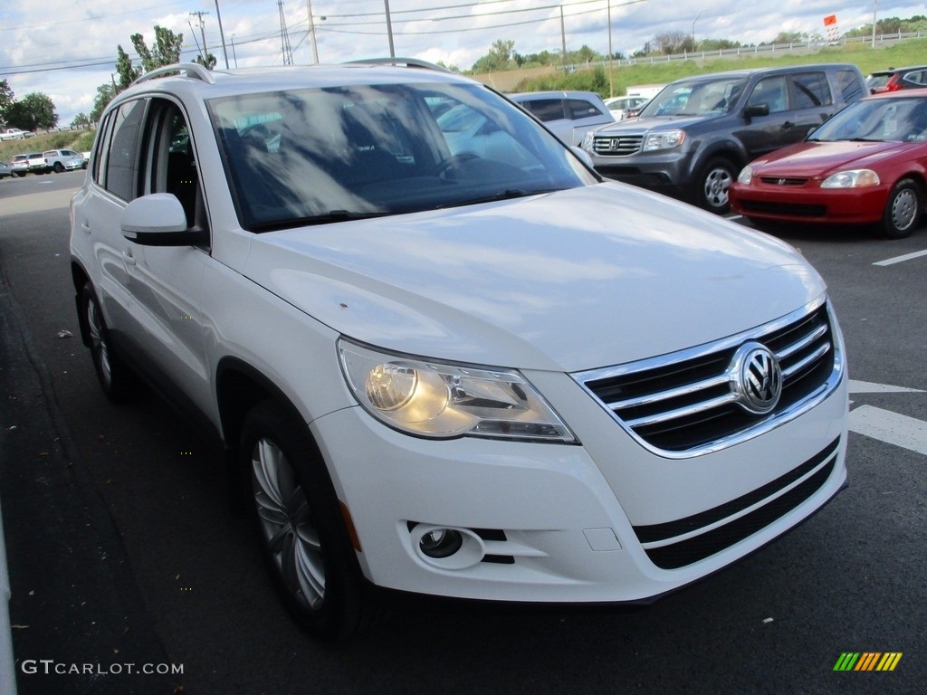 2011 Tiguan SEL 4Motion - White Gold Metallic / Charcoal photo #8