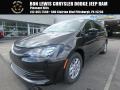 Brilliant Black Crystal Pearl 2018 Chrysler Pacifica LX