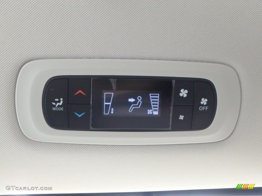 2018 Chrysler Pacifica LX Controls Photo #122634169