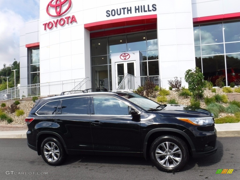 2015 Highlander XLE AWD - Attitude Black Metallic / Black photo #2