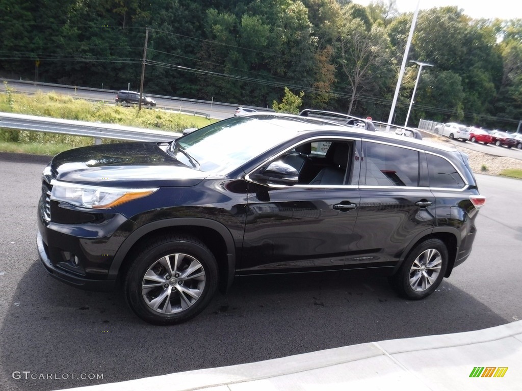 2015 Highlander XLE AWD - Attitude Black Metallic / Black photo #7