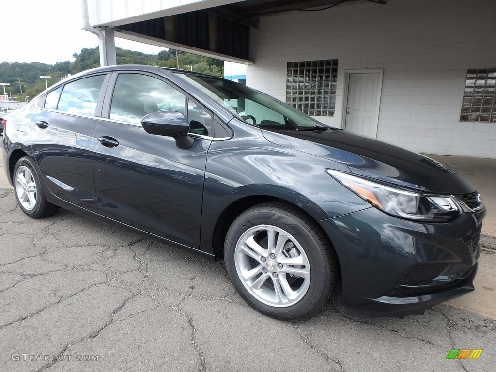 Graphite Metallic 2018 Chevrolet Cruze LT Exterior Photo #122647160