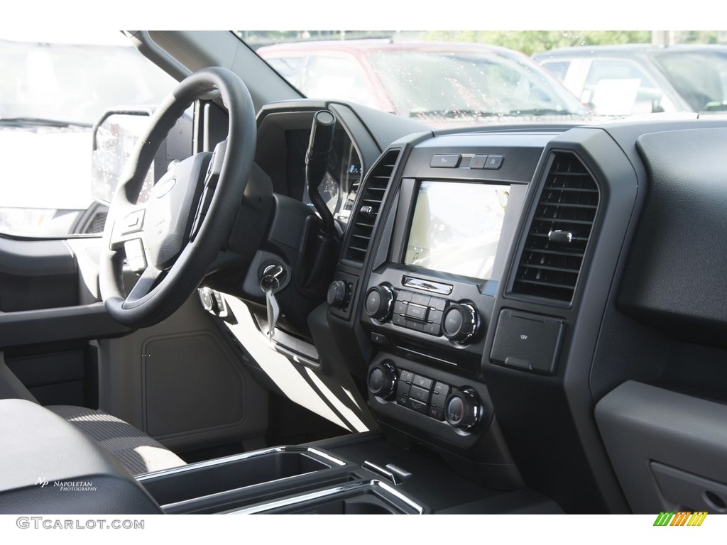 2018 F150 STX SuperCab 4x4 - Oxford White / Black photo #10