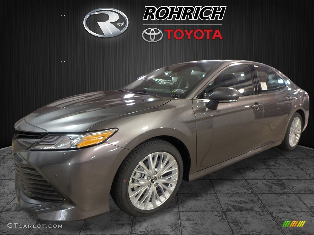 2018 Camry XLE - Predawn Gray Mica / Black photo #4