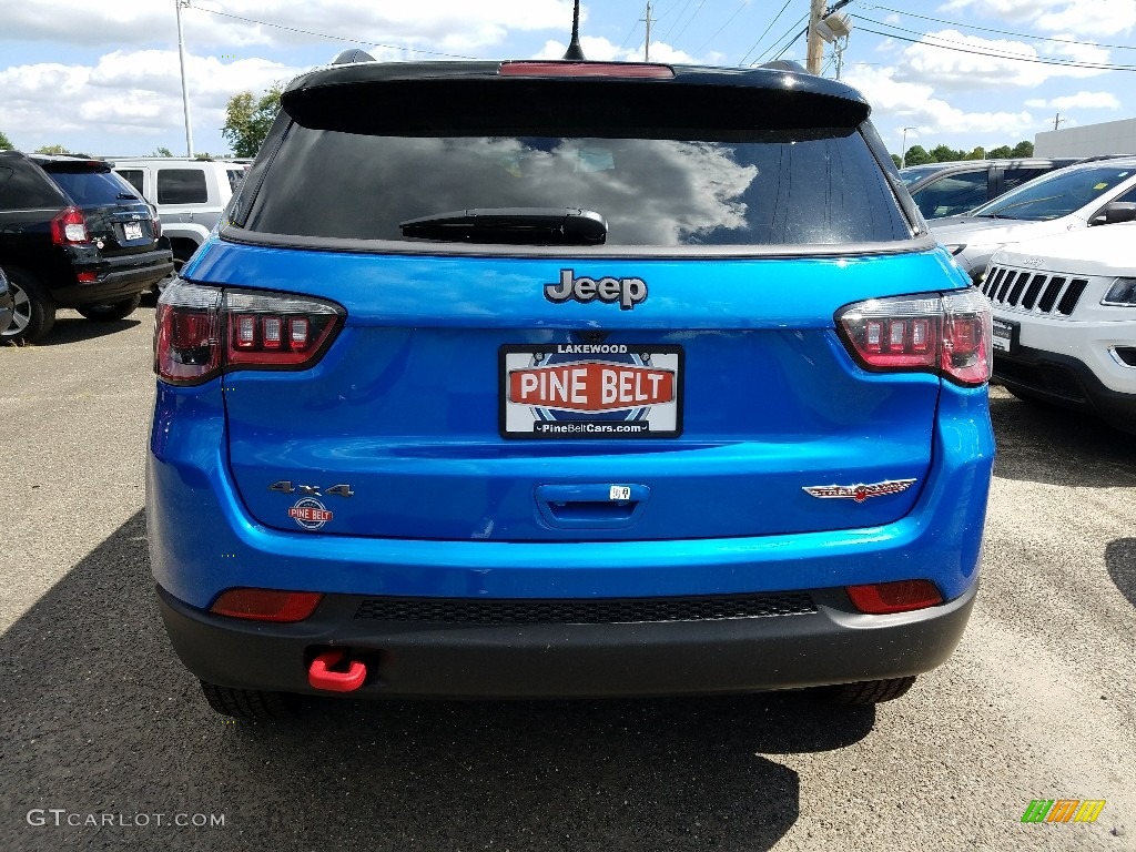 2018 Compass Trailhawk 4x4 - Laser Blue Pearl / Black/Ruby Red photo #5
