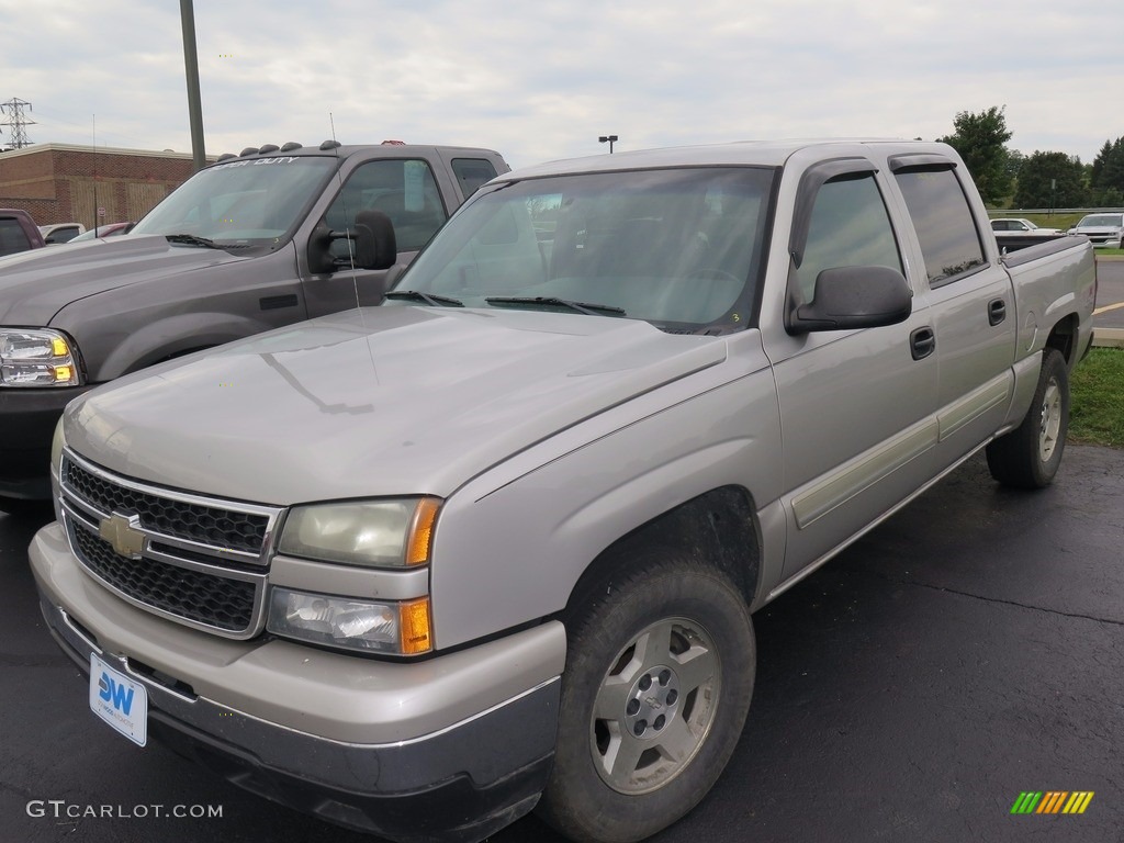 2006 Silverado 1500 LT Crew Cab 4x4 - Silver Birch Metallic / Dark Charcoal photo #3