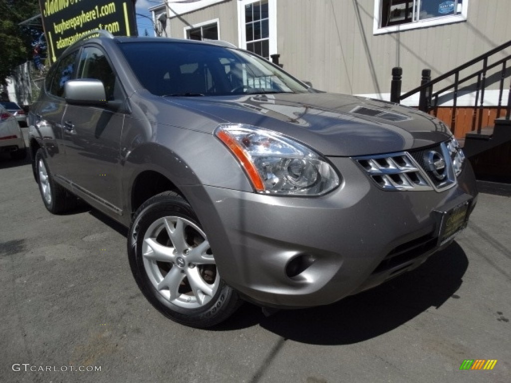 Frosted Steel Metallic Nissan Rogue