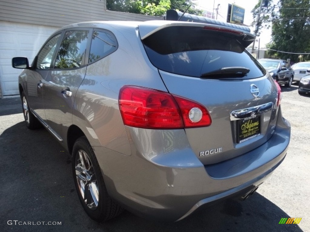 2011 Rogue S AWD Krom Edition - Platinum Graphite / Black photo #4