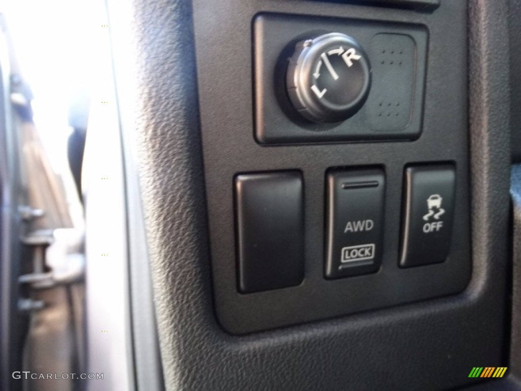2011 Rogue S AWD Krom Edition - Platinum Graphite / Black photo #23