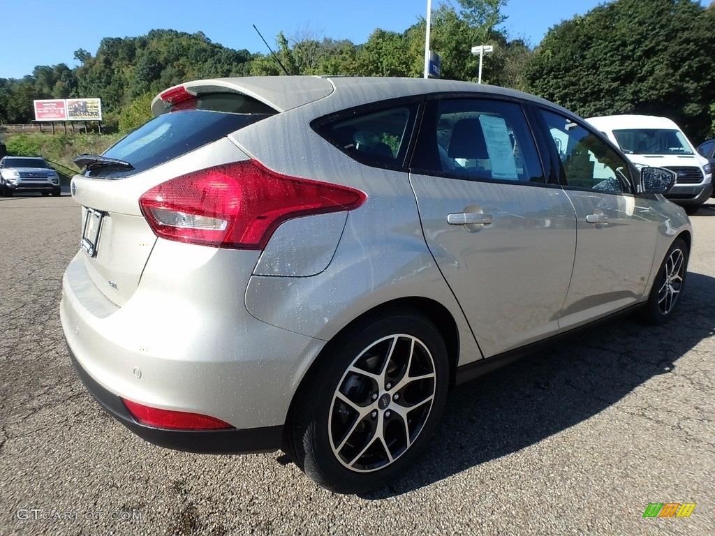 2017 Focus SEL Hatch - White Gold / Charcoal Black photo #2