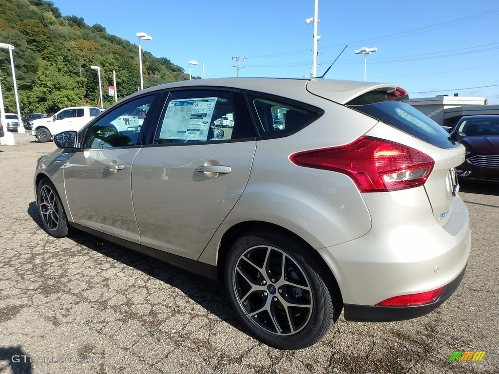 2017 Focus SEL Hatch - White Gold / Charcoal Black photo #5