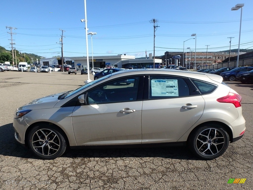 2017 Focus SEL Hatch - White Gold / Charcoal Black photo #6