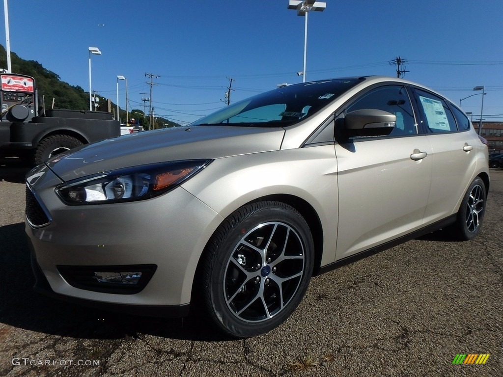 2017 Focus SEL Hatch - White Gold / Charcoal Black photo #7