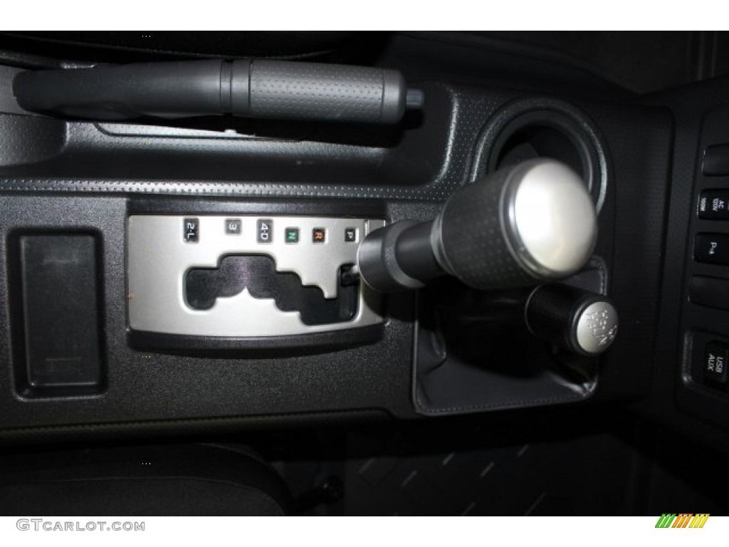 2013 FJ Cruiser 4WD - Army Green / Dark Charcoal photo #29