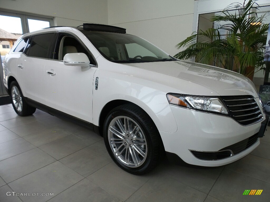 White Platinum 2018 Lincoln MKT AWD Exterior Photo #122685639