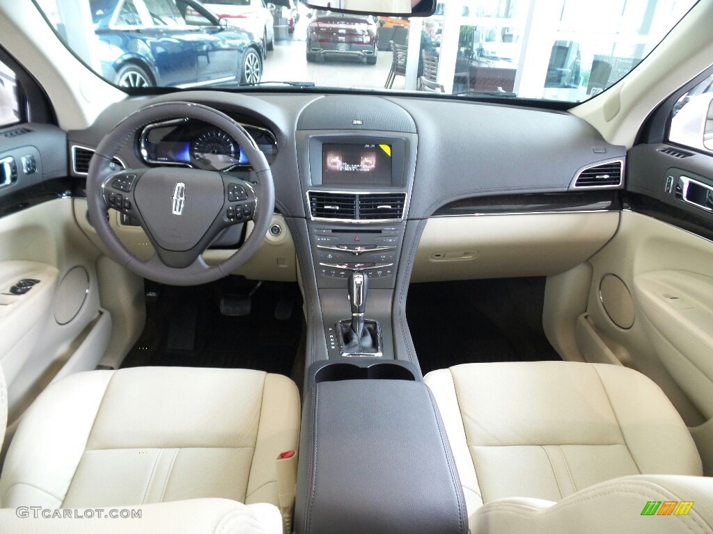 Light Dune Interior 2018 Lincoln MKT AWD Photo #122685747