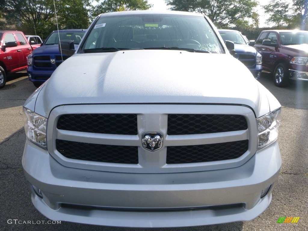 2017 1500 Express Quad Cab 4x4 - Bright Silver Metallic / Black/Diesel Gray photo #8